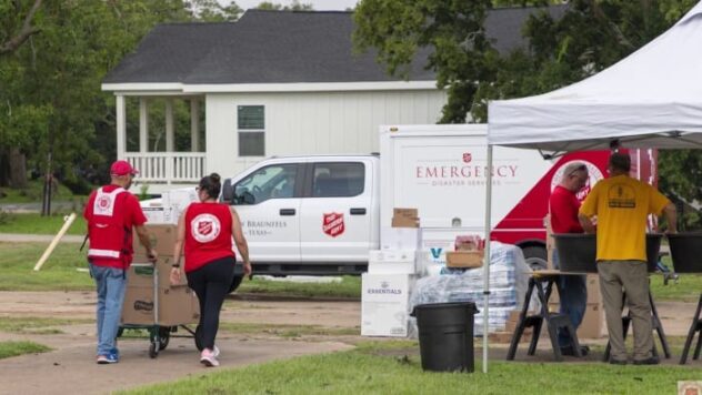 ‘Time is of the essence’: More volunteers needed to help in Houston area after Hurricane Beryl