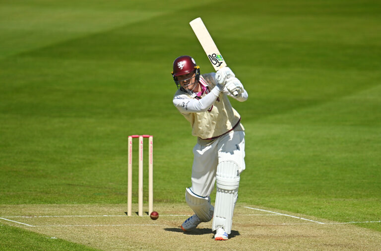 Tom Banton, Tom Abell battle for Somerset but Warwickshire turn the screw