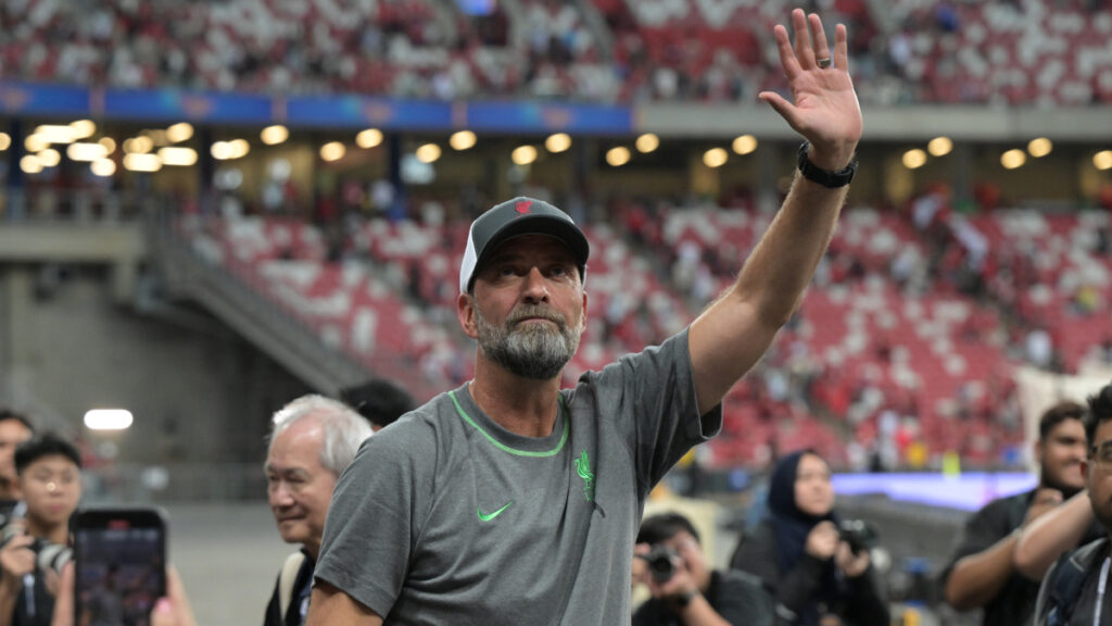 Trent Alexander-Arnold plays down talks of Klopp taking England job