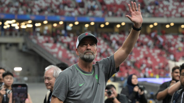 Trent Alexander-Arnold plays down talks of Klopp taking England job