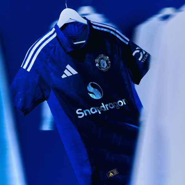 United fans are pumped about our new away kit!