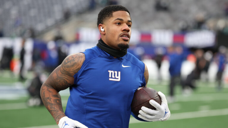 Buccaneers Releasing WR Sterling Shepard