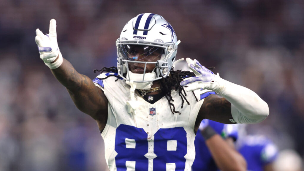 CeeDee Lamb makes change on social media amid contract standoff with Cowboys