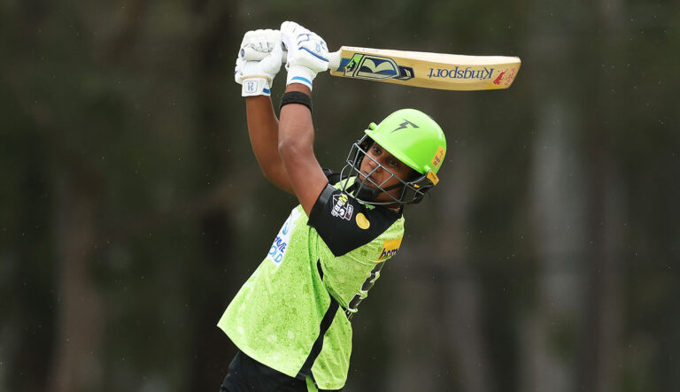Chamari Athapaththu signs three-season WBBL deal with Sydney Thunder