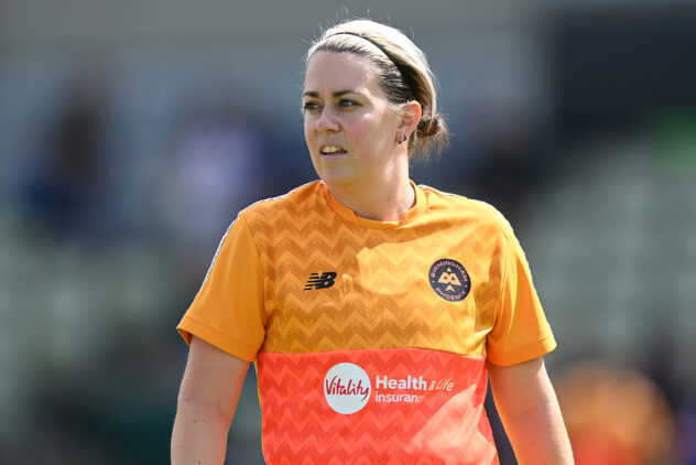 Clutch wickets from Perry and Levick see Phoenix hold on