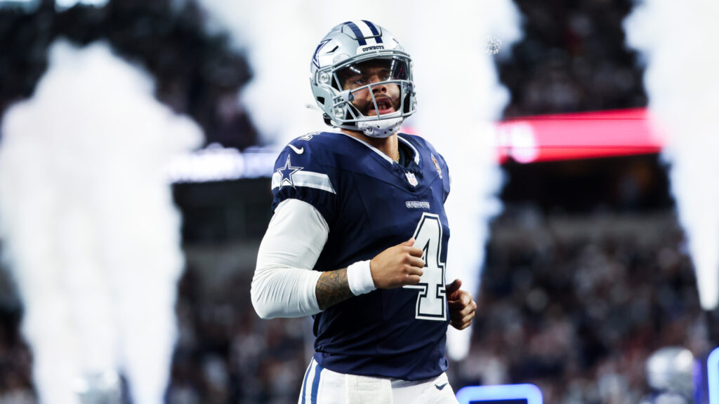 Cowboys' Jerry Jones in no hurry to extend QB Dak Prescott