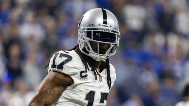 Davante Adams addresses 'pros and cons' of Raiders QB battle