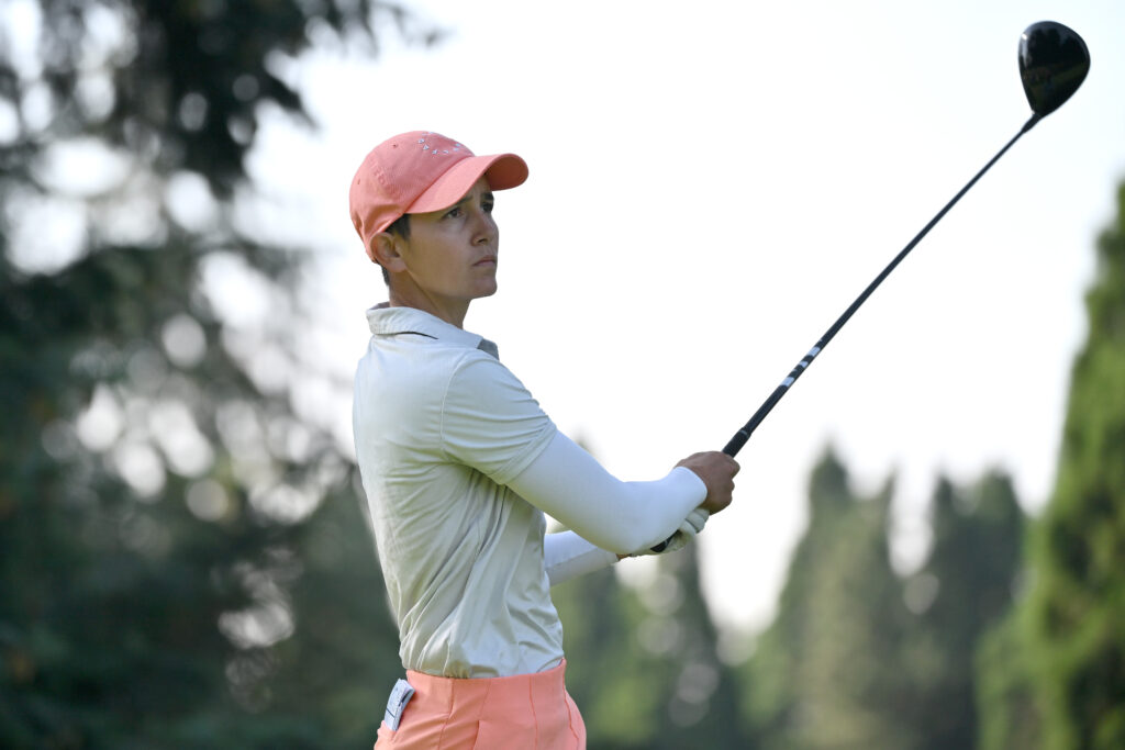 Dewi Weber, denied an Olympic spot, records seven straight birdies for a second day in a row, leads LPGA's Portland Classic