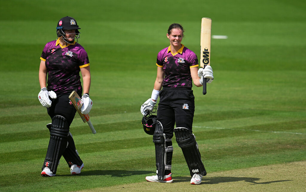 Eve Jones, Georgia Davis spark for Sparks as Storm are blown away