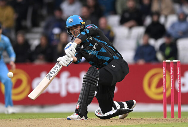 Gareth Roderick 152* takes Worcestershire top of Group A