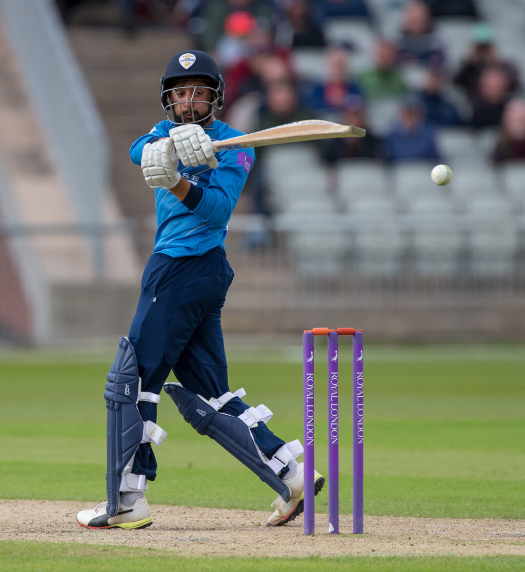 Harry Moore ices Derbyshire chase after Anuj Dal's brilliant 115