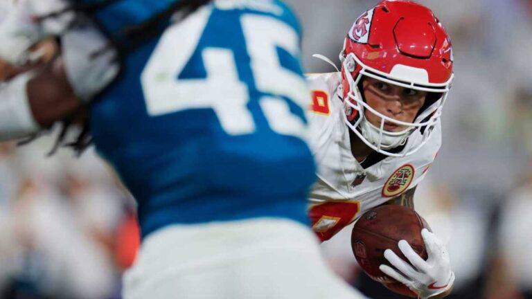 Jaguars sign former Chiefs RB and Welsh rugby star Louis Rees-Zammit to practice squad