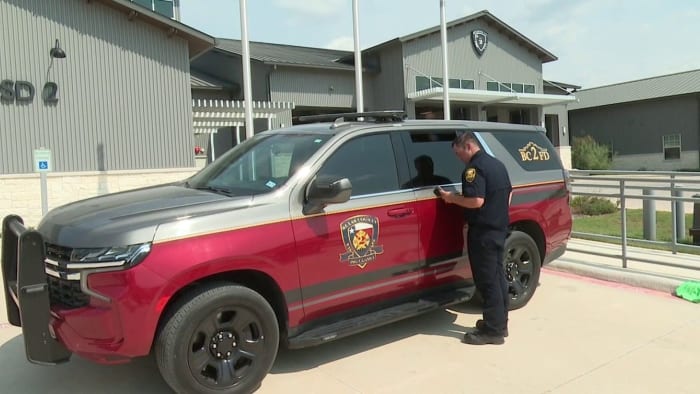 KSAT reporter experiences the effects of being left in a hot car with Bexar County’s Emergency Services District 2