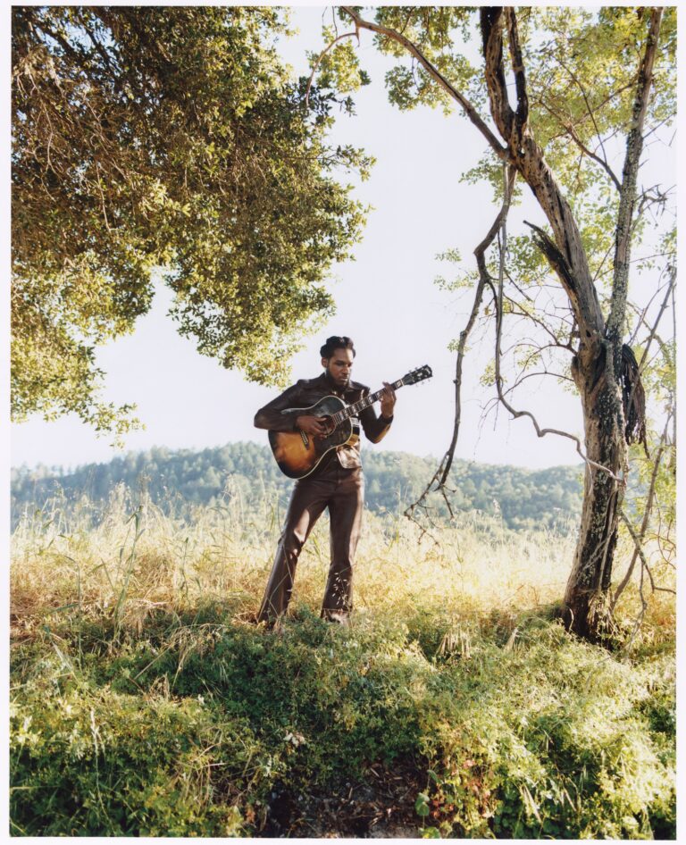 Leon Bridges Announces Fall 2024 North American Tour