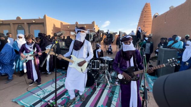 Mdou Moctar Share Live Film The Agadez Folders: Live at Sultan’s Palace: Watch