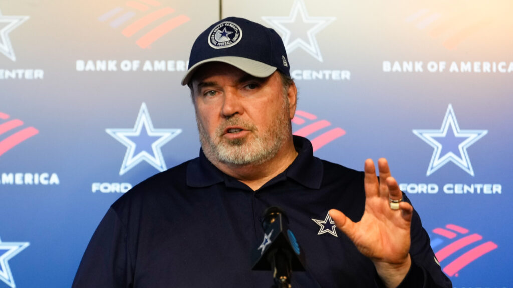 Mike McCarthy addresses Cowboys player who shoved Rams intern to ground