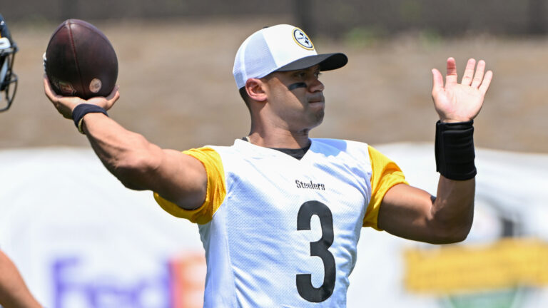 NFL futures: How long will Russell Wilson stay the betting favorite to start Week 1?