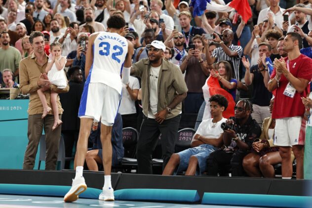 Open Thread: Carmelo Anthony calls Victor Wembanyama “an evolution of Durant”