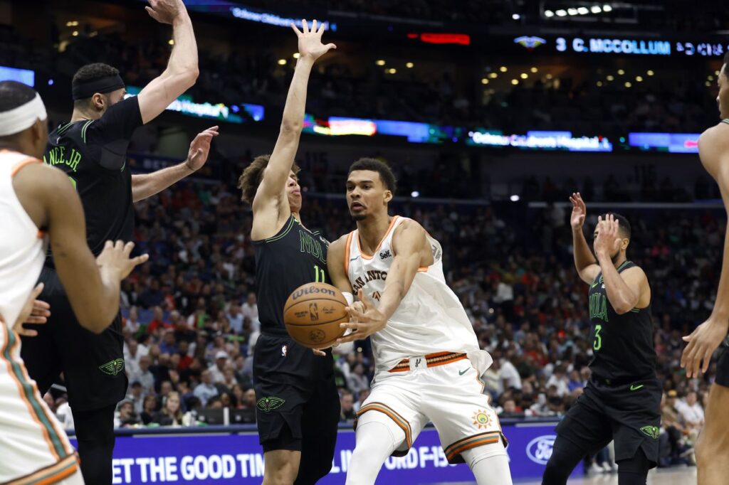 Open Thread: Spurs set franchise record in assists last season