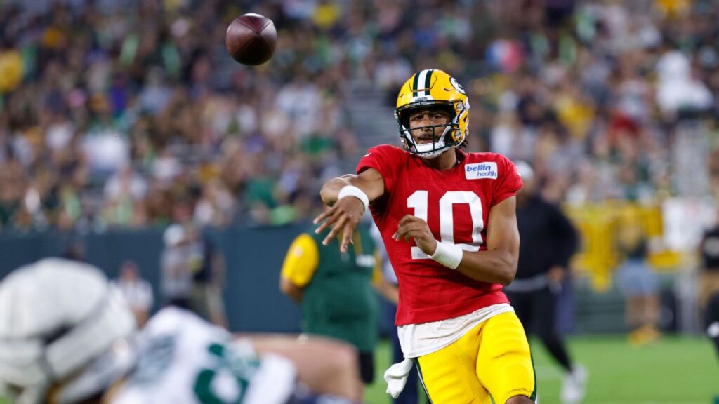 Pack QB Love, big new deal in hand, to play Sat.