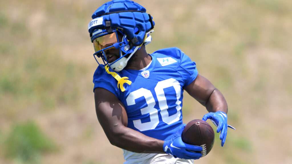 Rams News: Running Back Forced to Exit 1st Half with Injury, Returned in the 2nd