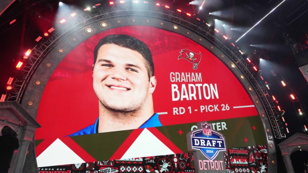 Rookie Graham Barton named Bucs' starting center