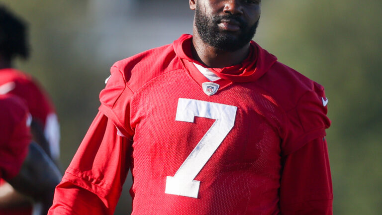 Should the Buccaneers Bring Back Shaq?