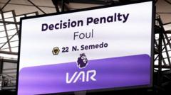 Social media explanations - what is new with VAR?