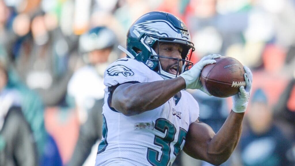 Steelers Sign Longtime Philadelphia Eagles Running Back