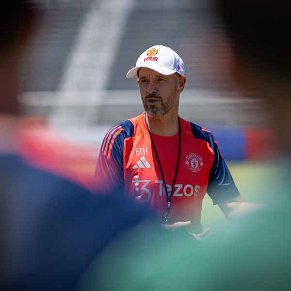 Ten Hag to renew Slot rivalry