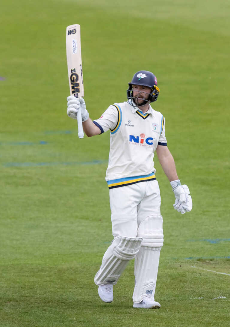 Yorkshire survive wobble against Carson to ignite promotion push