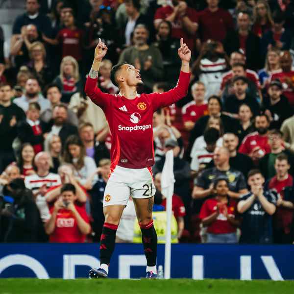 Antony spot on for Reds