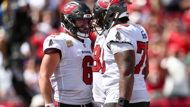 Baker Mayfield, Mike Evans help Buccaneers trounce Eagles