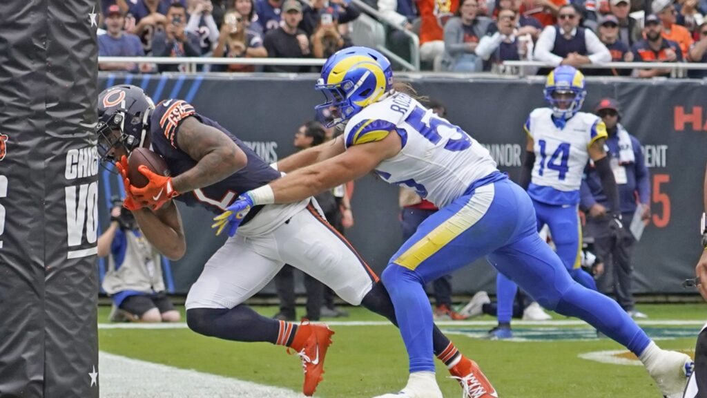 Bears' offense awakens in win over Rams