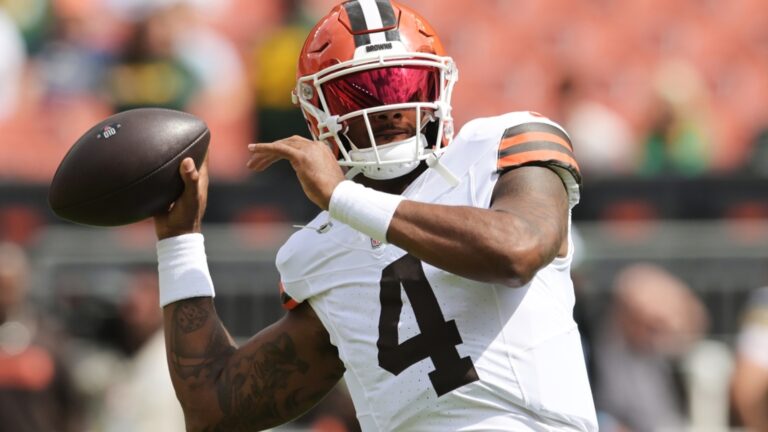 Cowboys back Dak Prescott, begin season with rugged Browns