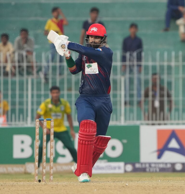 Dolphins overcome Khushdil-Shaheen scare for consolation win