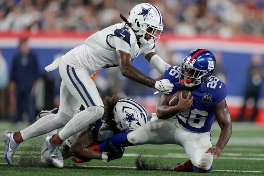 Giants’ rushing game suffers brutal night against Cowboys