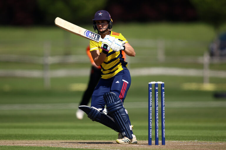 Kira Chathli, Alice Davidson-Richards guide South East Stars to brink of semi-finals spot