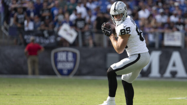 Las Vegas Raiders Teammate Doesn’t Hold Back About Brock Bowers