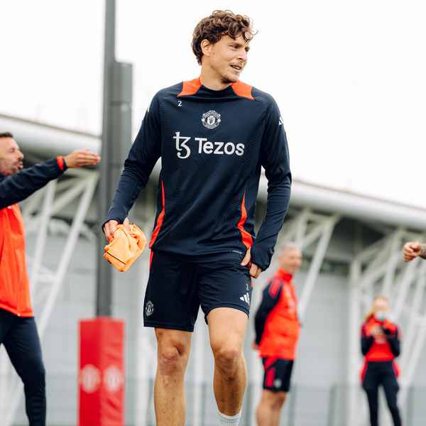 Lindelof back in training