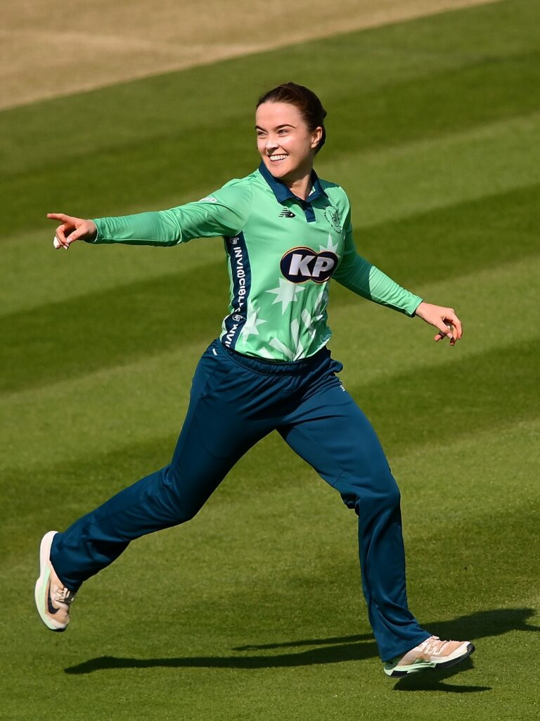Mady Villiers chooses Durham over Essex on three-year deal