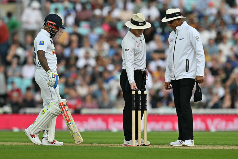 More bad-light farce at The Oval as Chris Woakes is forced to bowl spin mid-over