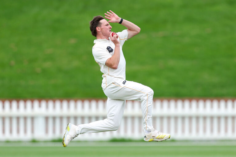 Nathan Smith and Josh Clarkson awarded New Zealand central contracts