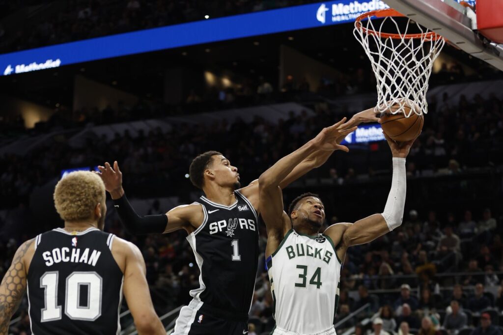 Open Thread: The Top 10 Plays of Victor Wembanyama’s rookie season