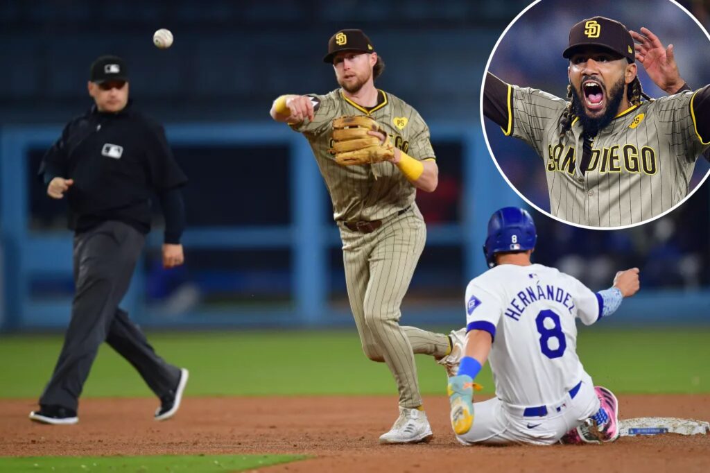 Padres clinch playoff berth with game-ending triple play