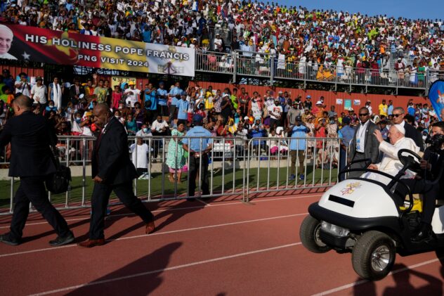 Pope arrives in remote jungles of Papua New Guinea, brings in a ton of humanitarian aid and toys