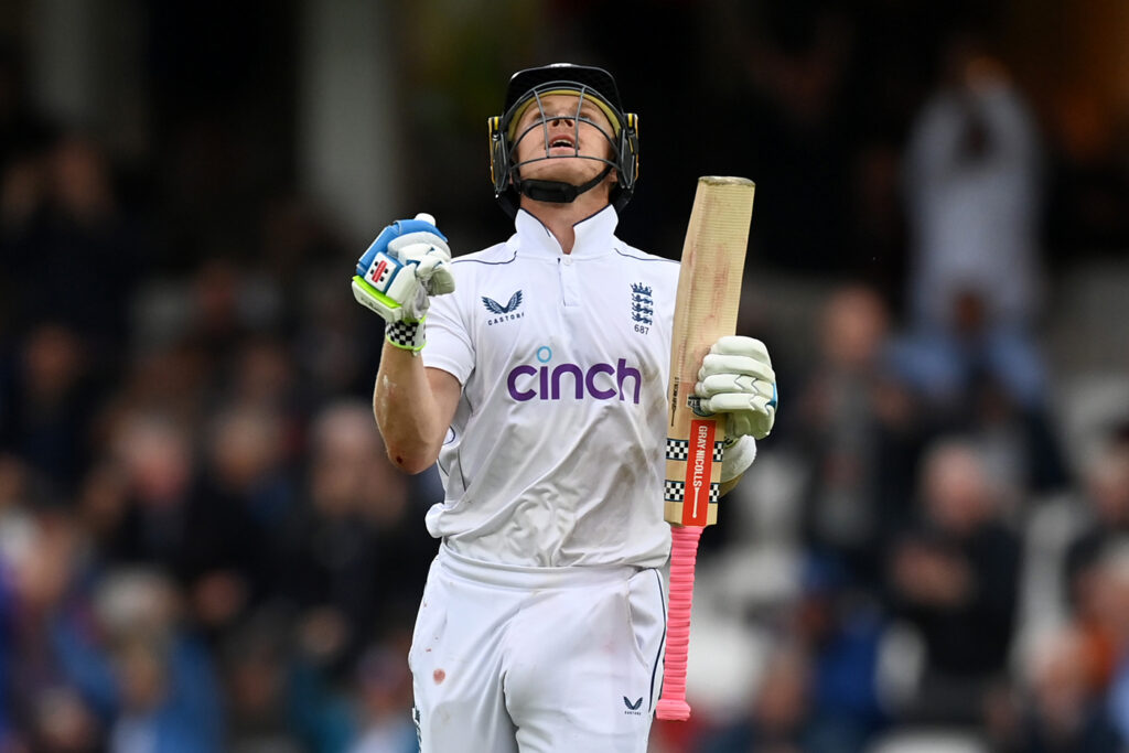 Pope hundred steers rain-affected day England's way