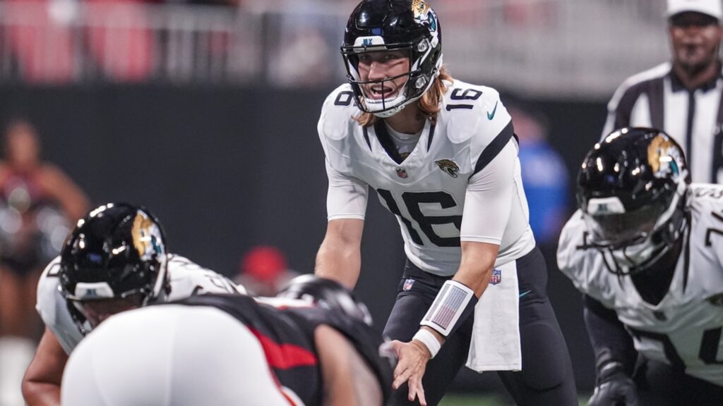 Prized QBs fight in Florida as Jaguars visit Dolphins