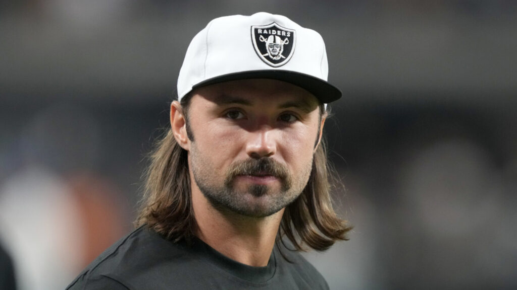 Raiders' Gardner Minshew is already working on building chemistry with a player the team signed just days ago