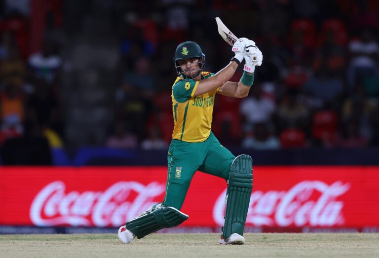 Rickelton, Hendricks set up comfortable win for South Africa